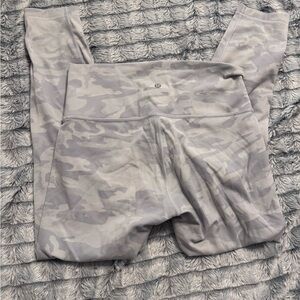 Lululemon women’s basketball Gray Camouflage Leggings